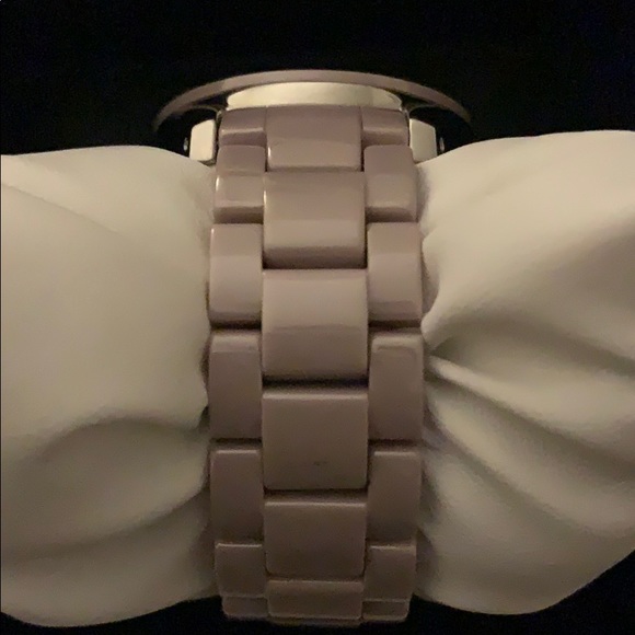 Women’s Fossil Watch - Picture 3 of 4